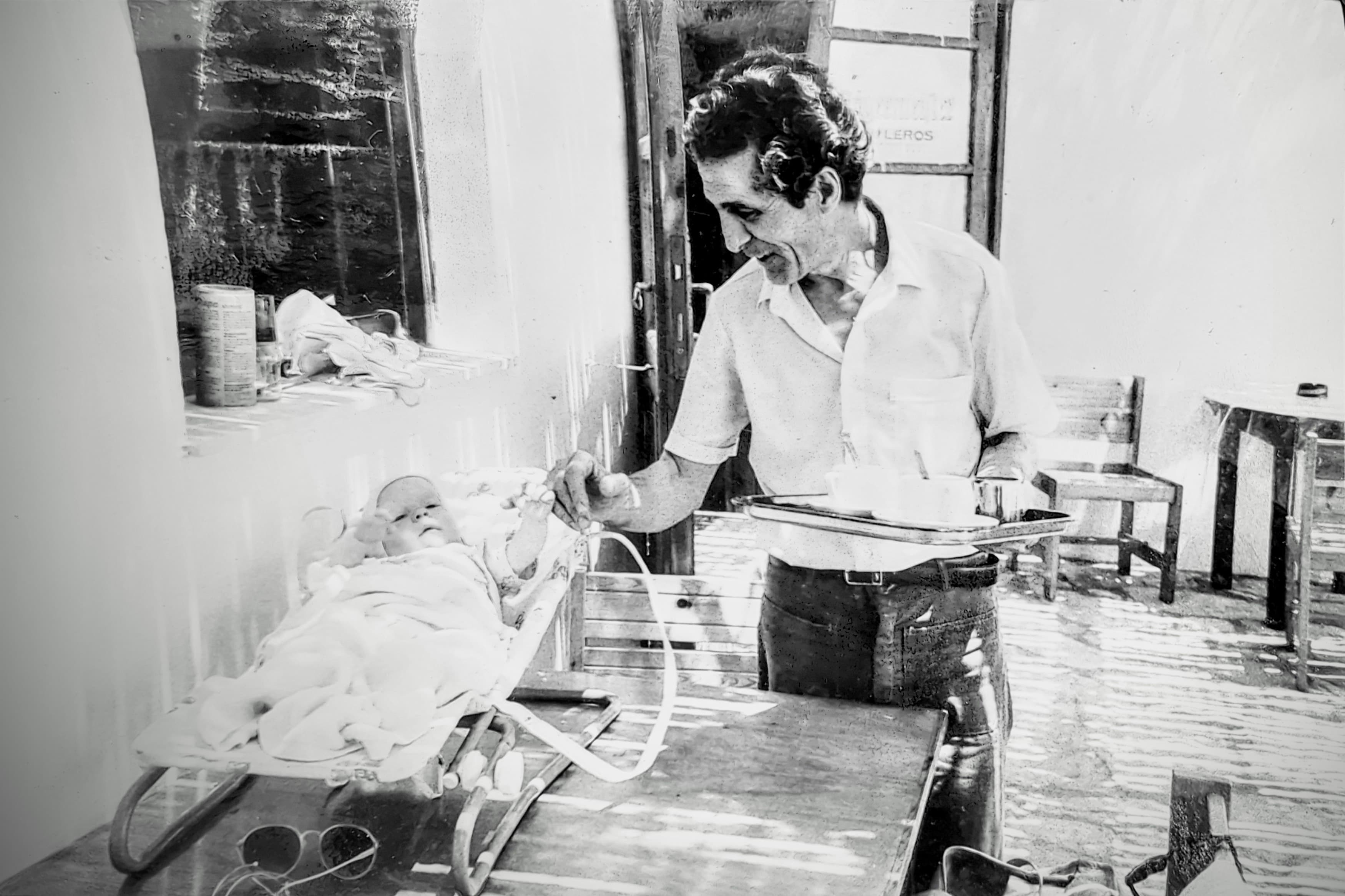 Warm Greek hospitality and shared tables, the spirit of the family tradition behind Paradisos in Leros